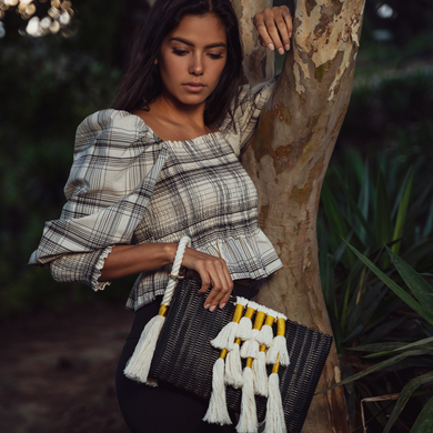 THE TAPESTRY KNOTTED CLUTCH BLACK / NATURAL