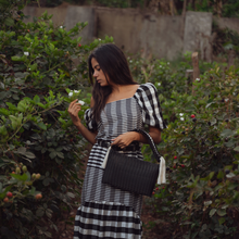 Load image into Gallery viewer, THE MACRAME CLUTCH BLACK / NATURAL