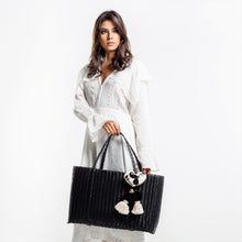 Load image into Gallery viewer, OTOMI TOTE BLACK